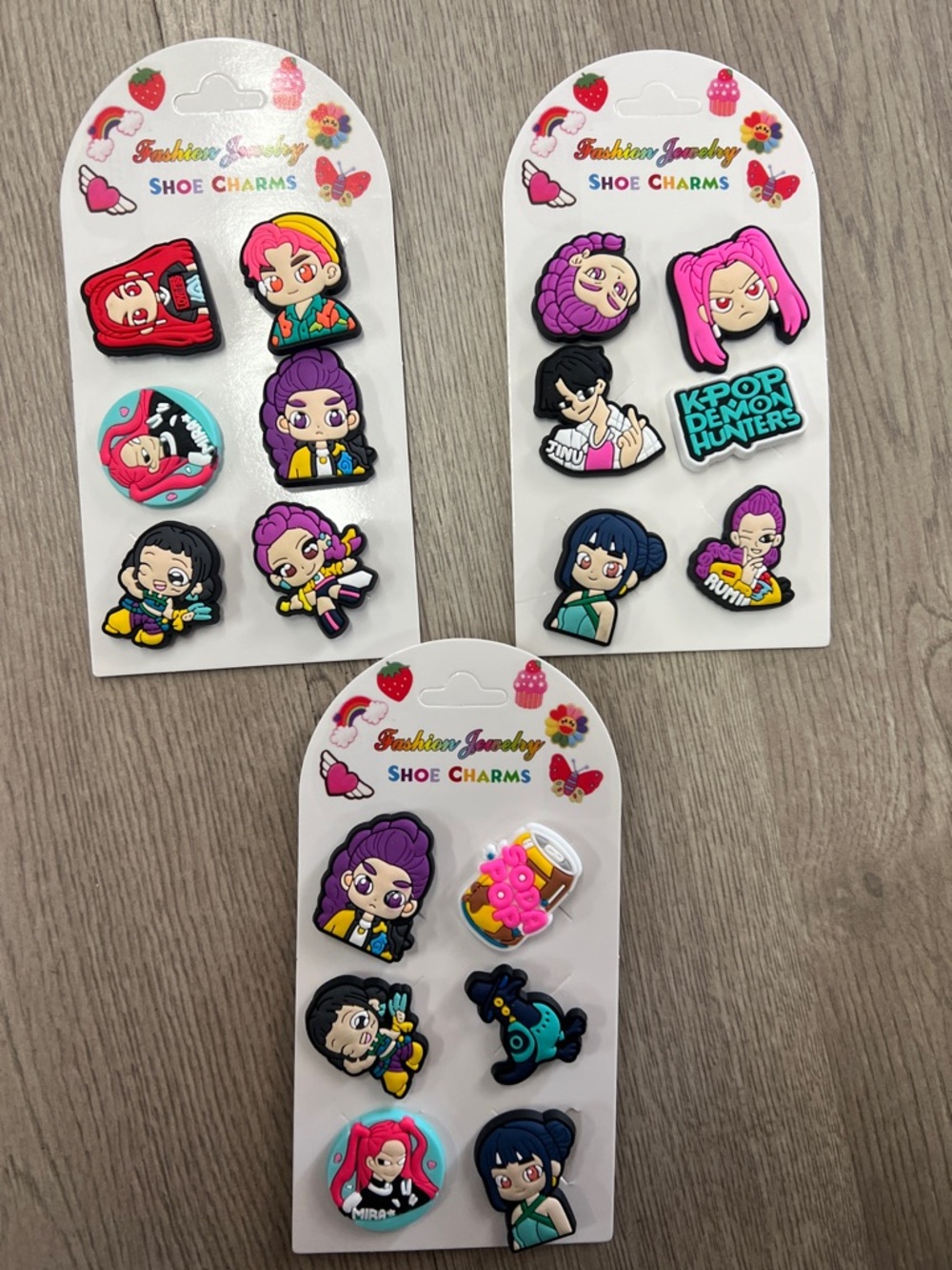 Cute K-Pop Cartoon Shoe Charms - Pink, Purple, Blue bundle $19 x 3 paquete
